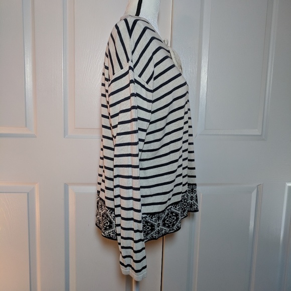 J. Jill lightweight sweater w/ lace-up neckline L - Picture 4 of 8